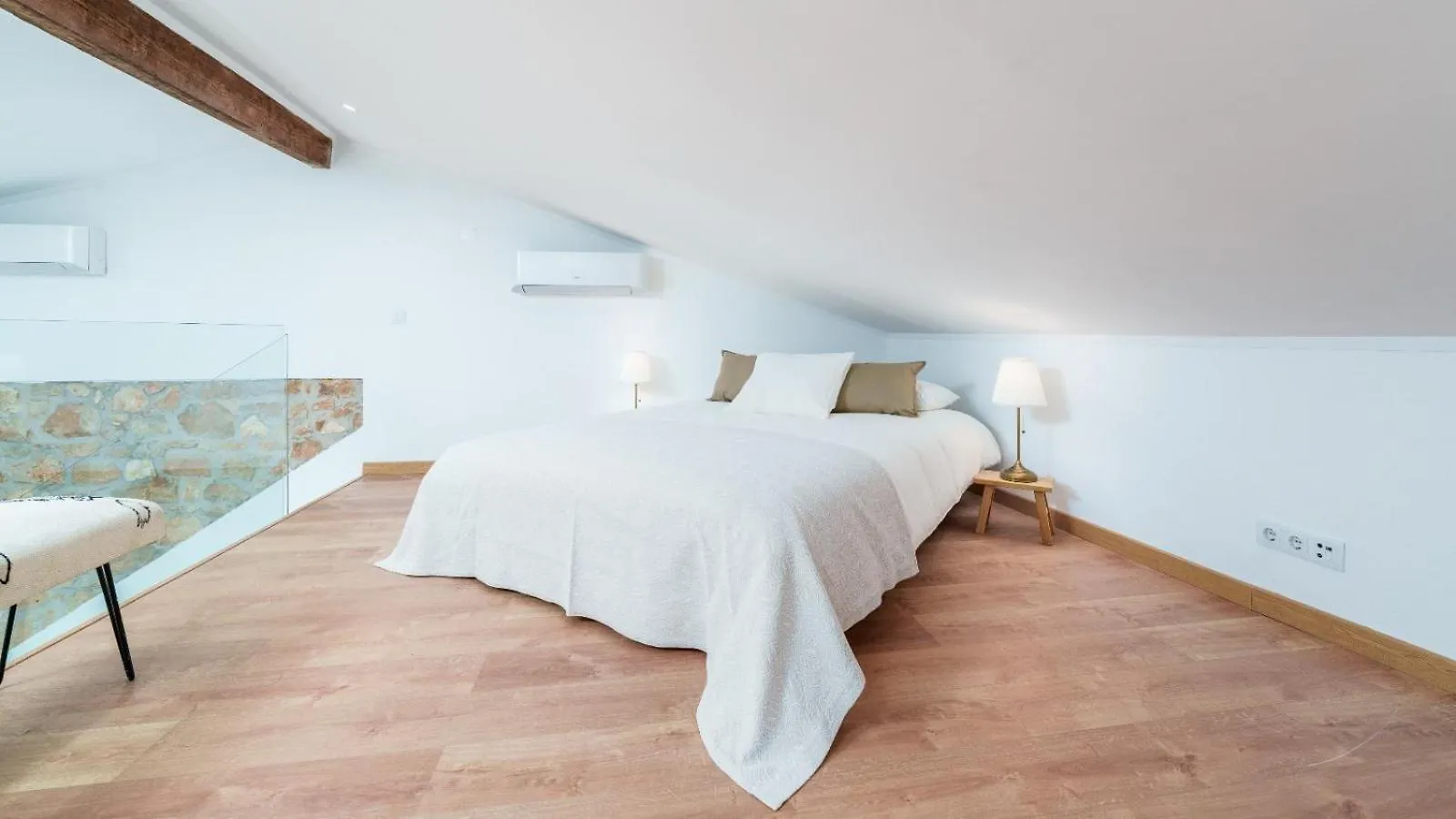 Unique Beautifully Restored Town House Loule